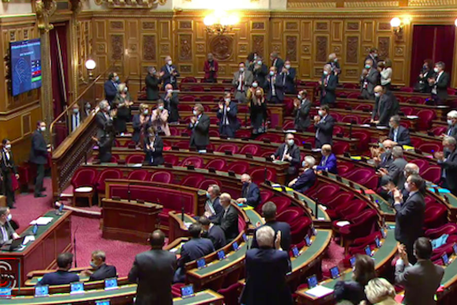 French senators applaud the passage of resolution recognizing Artsakh